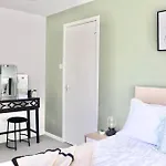 Stunning Apartment, Sleeps 4, Central London, 1 Bedroom, Zone 1, Kennington - Open For Business Stays, Long Stays And Families Relocating