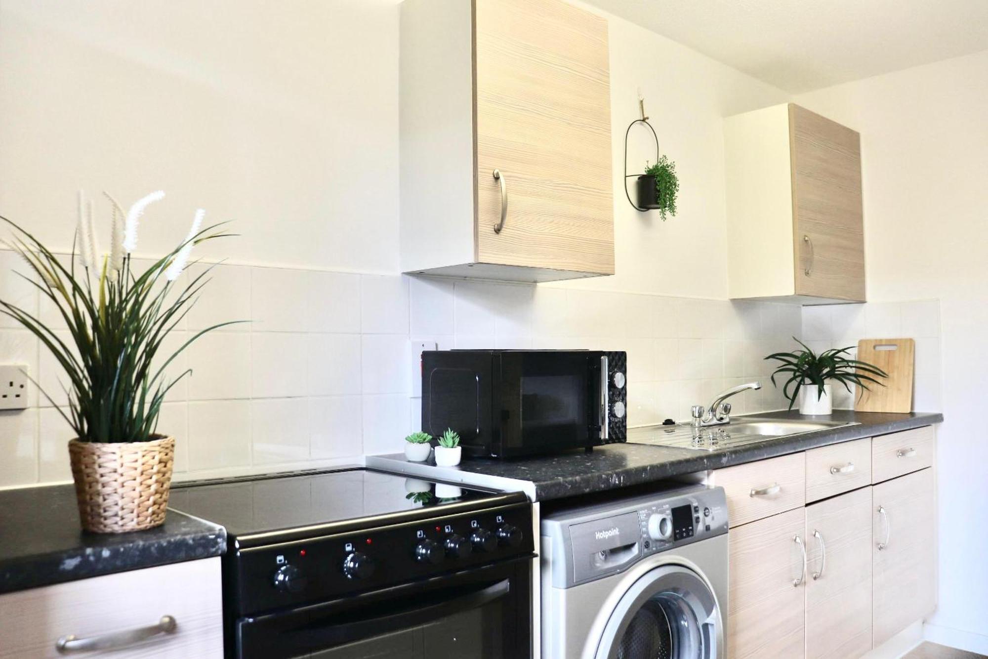 Stunning Apartment, Sleeps 4, London, 1 Bedroom, Zone 1, Kennington - Open For Business Stays, Long And Families Relocating *